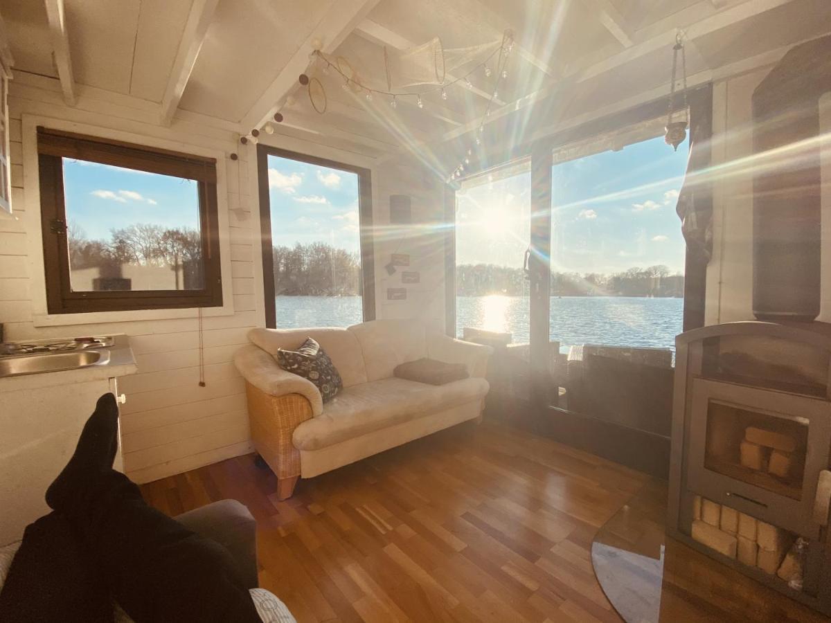 Gemütliches Hausboot Mit Kamin In Botel Berlin