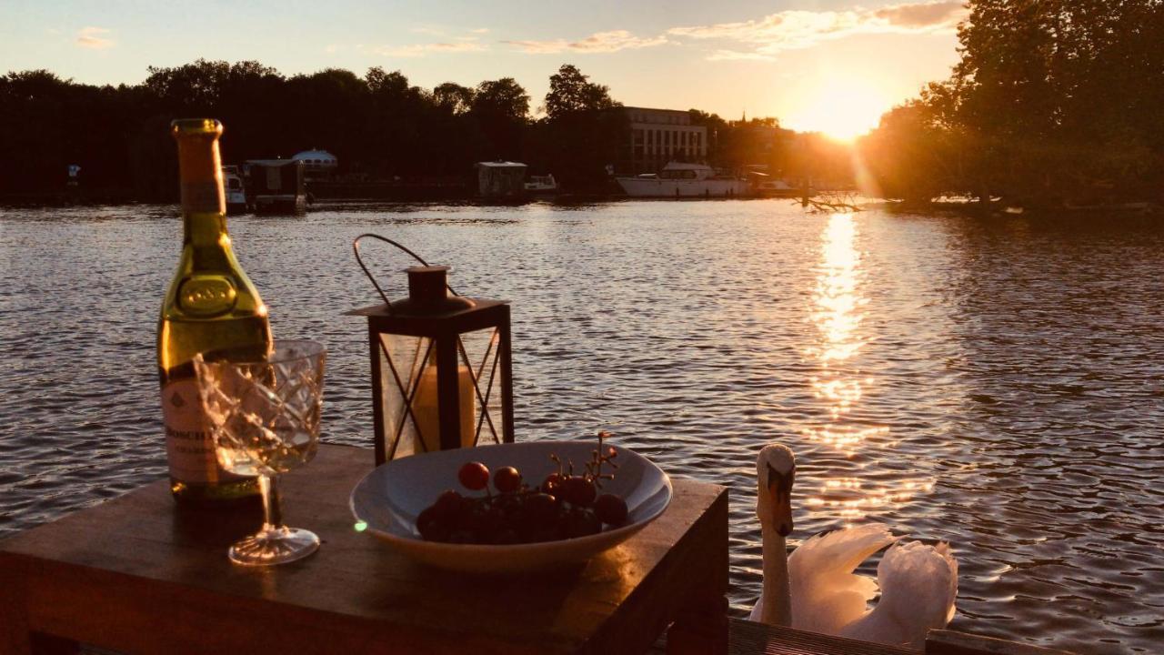 Botel Gemütliches Hausboot Mit Kamin In *